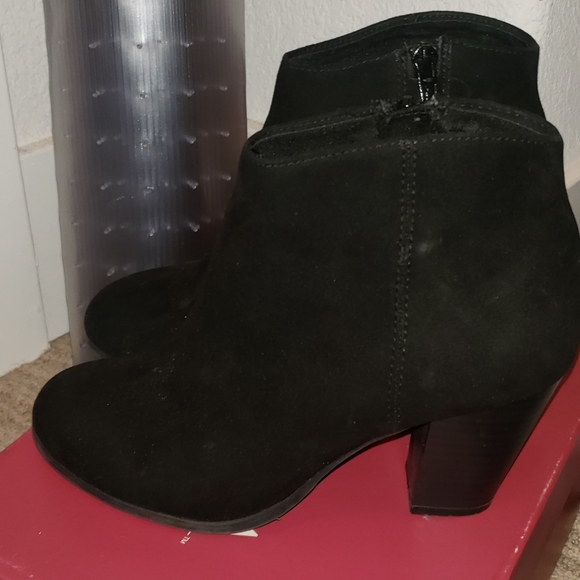Old navy booties - Picture 2 of 3